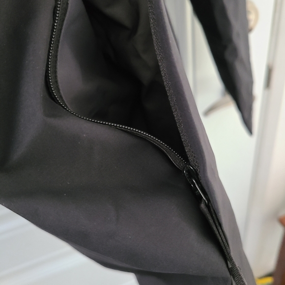 Arcteryx Women’s Imber Gore Tex Coat - Picture 9 of 11